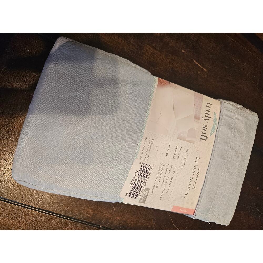 NWT Truly Soft Light Blue Twin Sheet Set